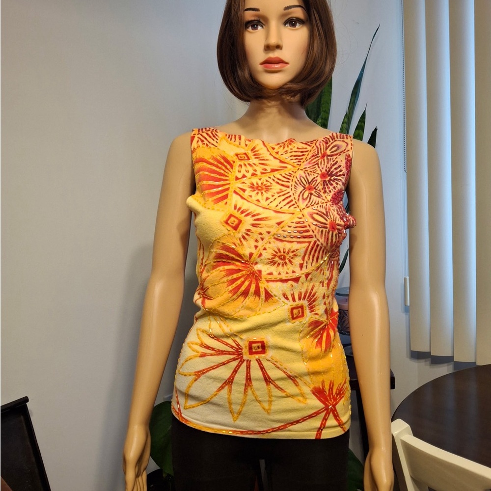 Cache Floral Patterned Sleeveless Sweater with Glass Beaded Detail